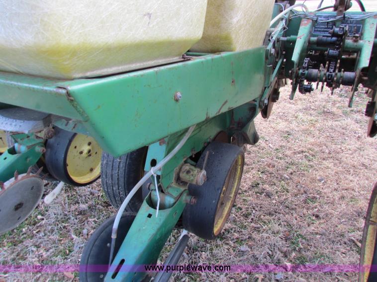 image for item D9140 1979 John Deere 7000 six row planter