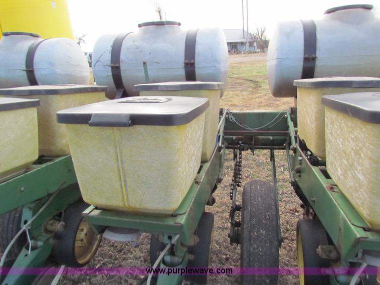 image for item D9140 1979 John Deere 7000 six row planter