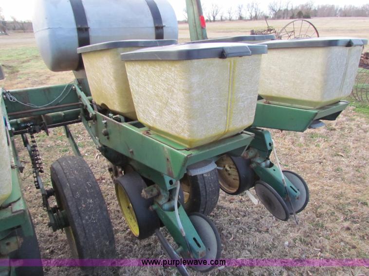image for item D9140 1979 John Deere 7000 six row planter