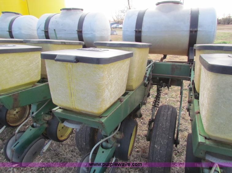 image for item D9140 1979 John Deere 7000 six row planter