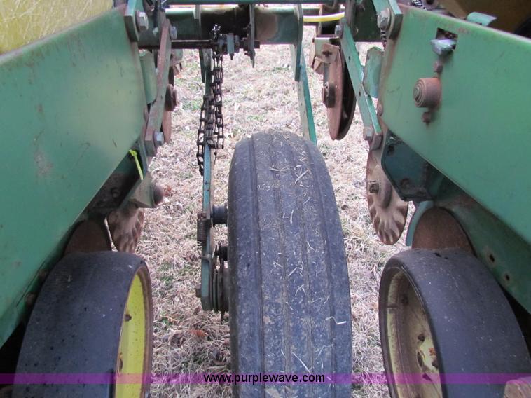 image for item D9140 1979 John Deere 7000 six row planter