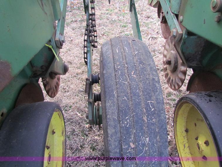 image for item D9140 1979 John Deere 7000 six row planter
