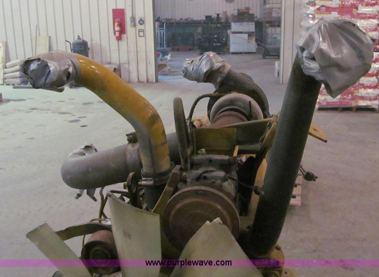 image for item G9435 1998 John Deere turbo diesel engine