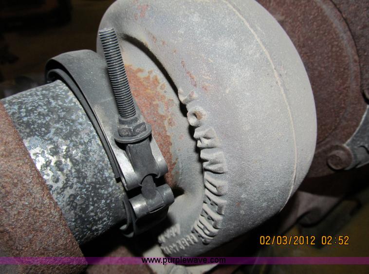 image for item G9435 1998 John Deere turbo diesel engine