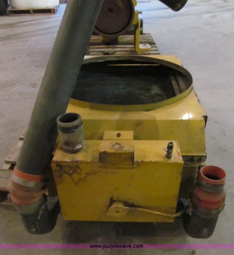 image for item G9435 1998 John Deere turbo diesel engine