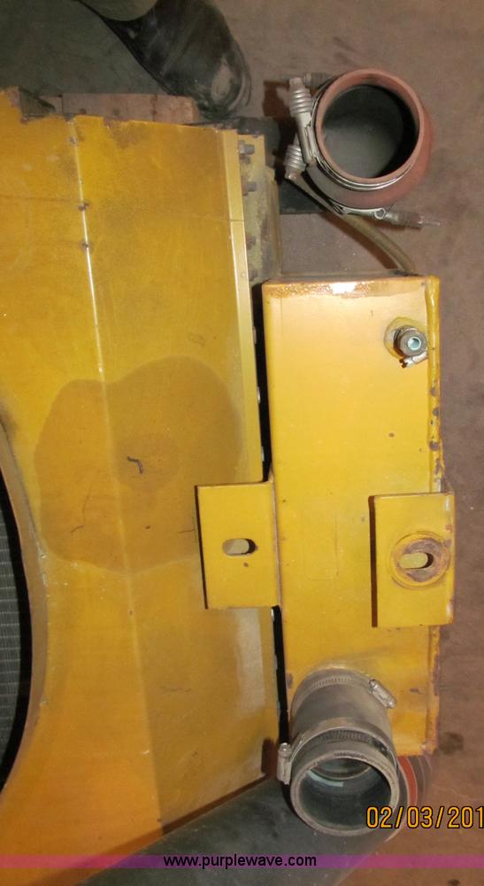 image for item G9435 1998 John Deere turbo diesel engine