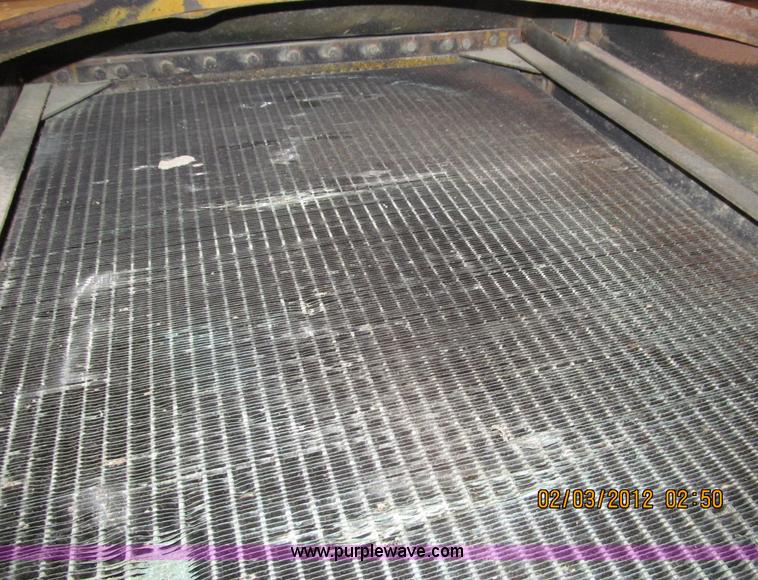 image for item G9435 1998 John Deere turbo diesel engine