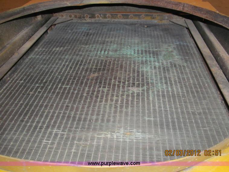 image for item G9435 1998 John Deere turbo diesel engine