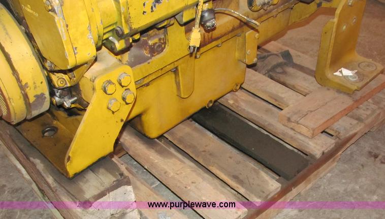 image for item G9435 1998 John Deere turbo diesel engine