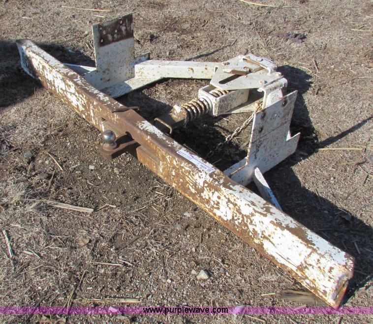 Adjustable spring loaded hitch in Lyons, KS Item I9629 sold Purple Wave