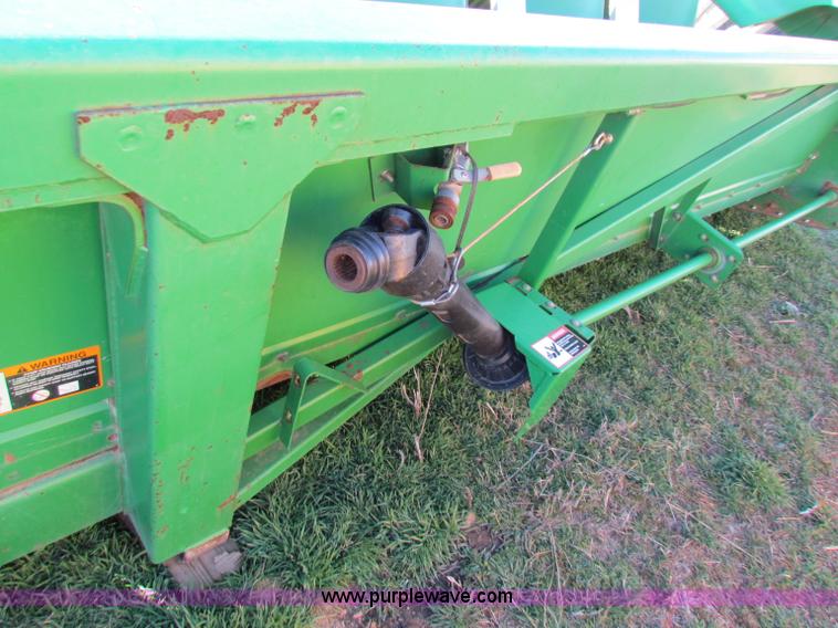 image for item I9641 1997 John Deere 1293 corn head