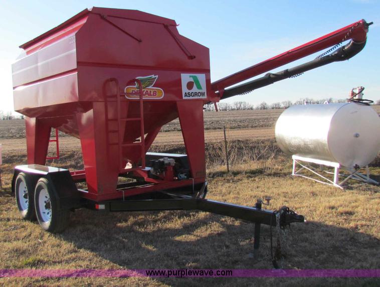 image for item I9643 2006 Minden Patriot 220 seed tender