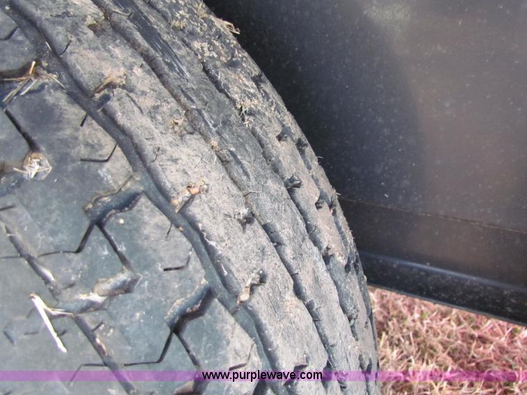 image for item I9643 2006 Minden Patriot 220 seed tender