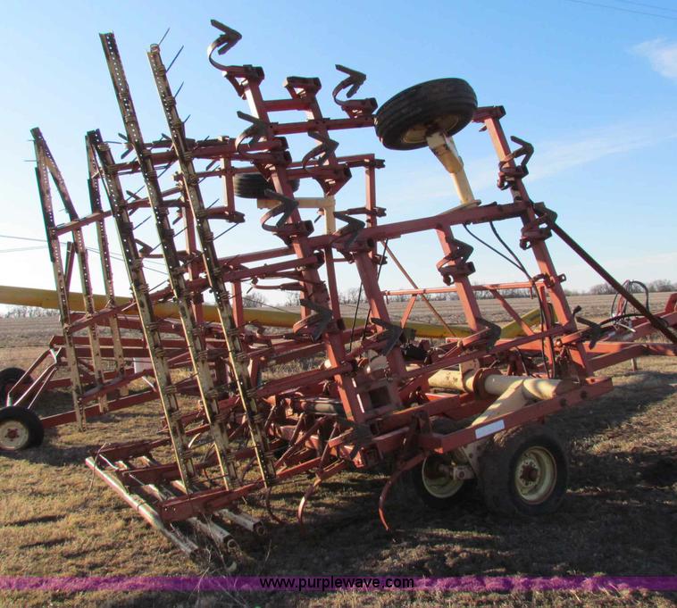 image for item I9644 1985 Krause 4126 field cultivator