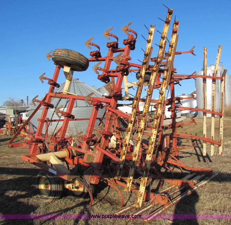 image for item I9644 1985 Krause 4126 field cultivator