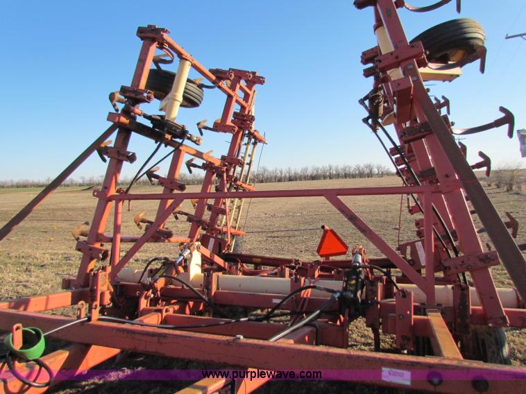 image for item I9644 1985 Krause 4126 field cultivator