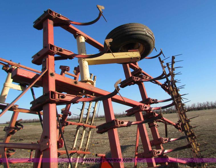 image for item I9644 1985 Krause 4126 field cultivator