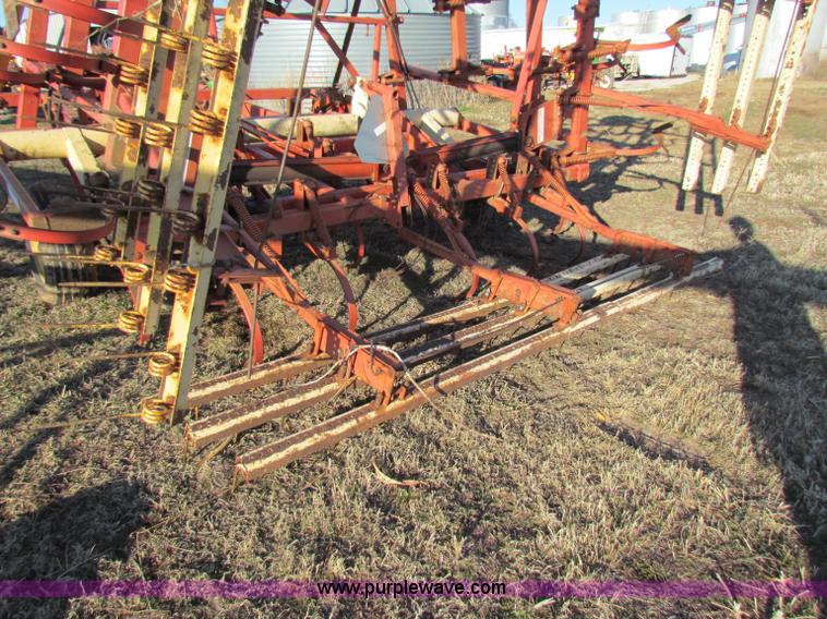 image for item I9644 1985 Krause 4126 field cultivator