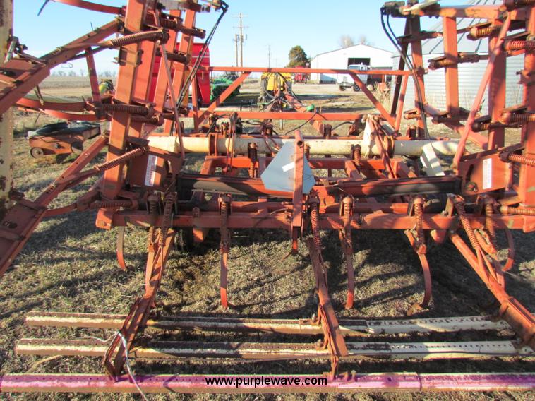 image for item I9644 1985 Krause 4126 field cultivator