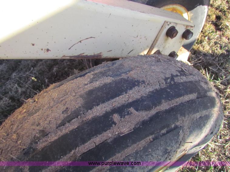 image for item I9644 1985 Krause 4126 field cultivator