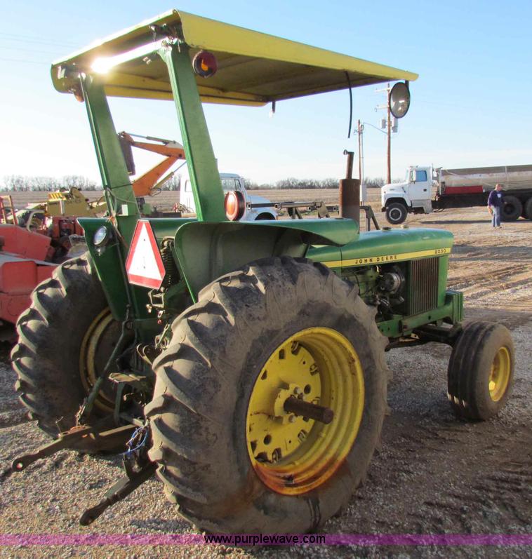 image for item I9652 1974 John Deere 2030 tractor
