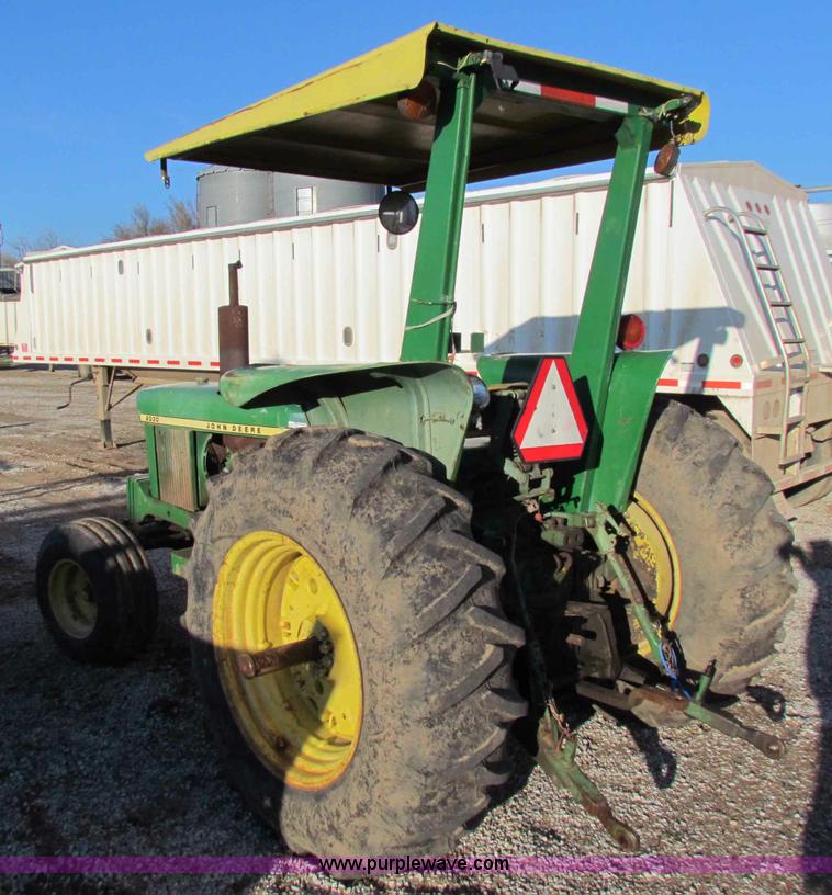 image for item I9652 1974 John Deere 2030 tractor