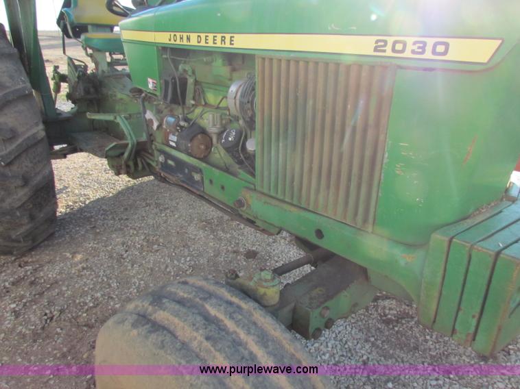 image for item I9652 1974 John Deere 2030 tractor