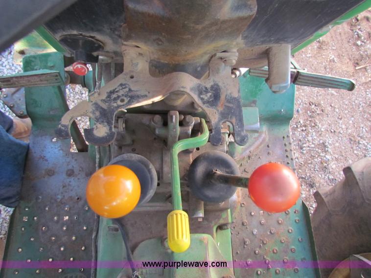 image for item I9652 1974 John Deere 2030 tractor