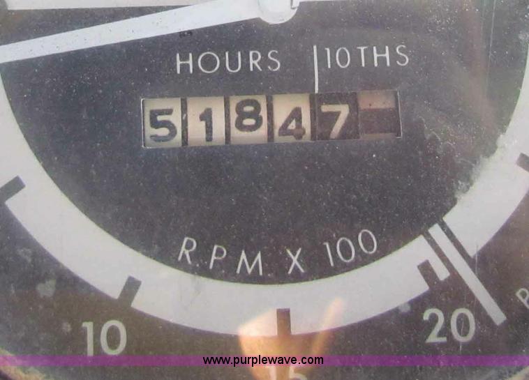 image for item I9652 1974 John Deere 2030 tractor