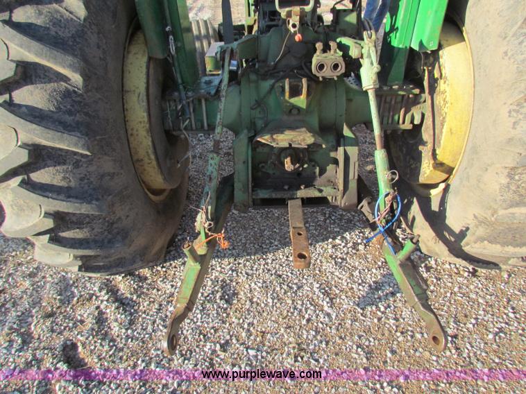 image for item I9652 1974 John Deere 2030 tractor
