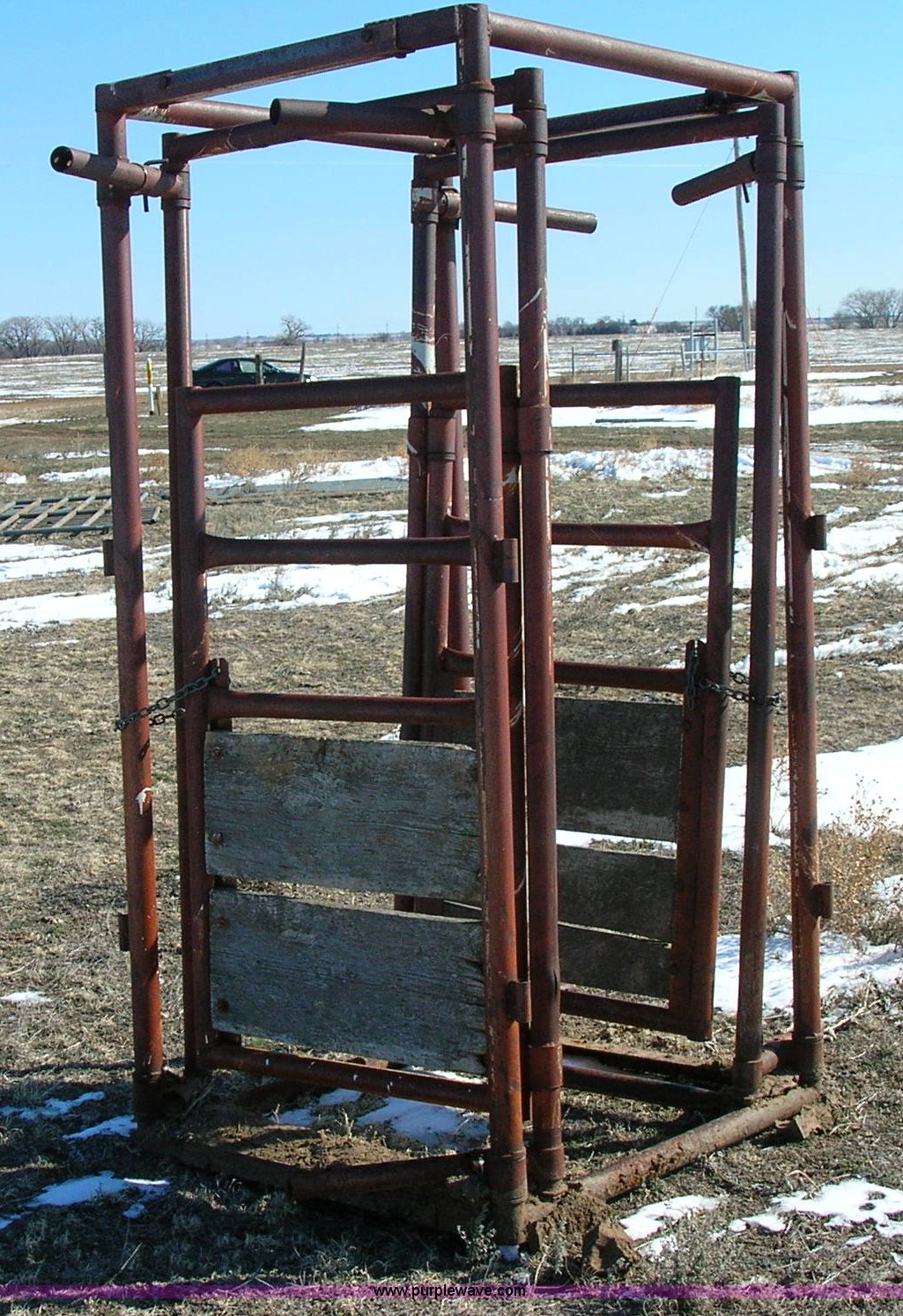 Palpation cage in Fowler, KS Item B1005 sold Purple Wave