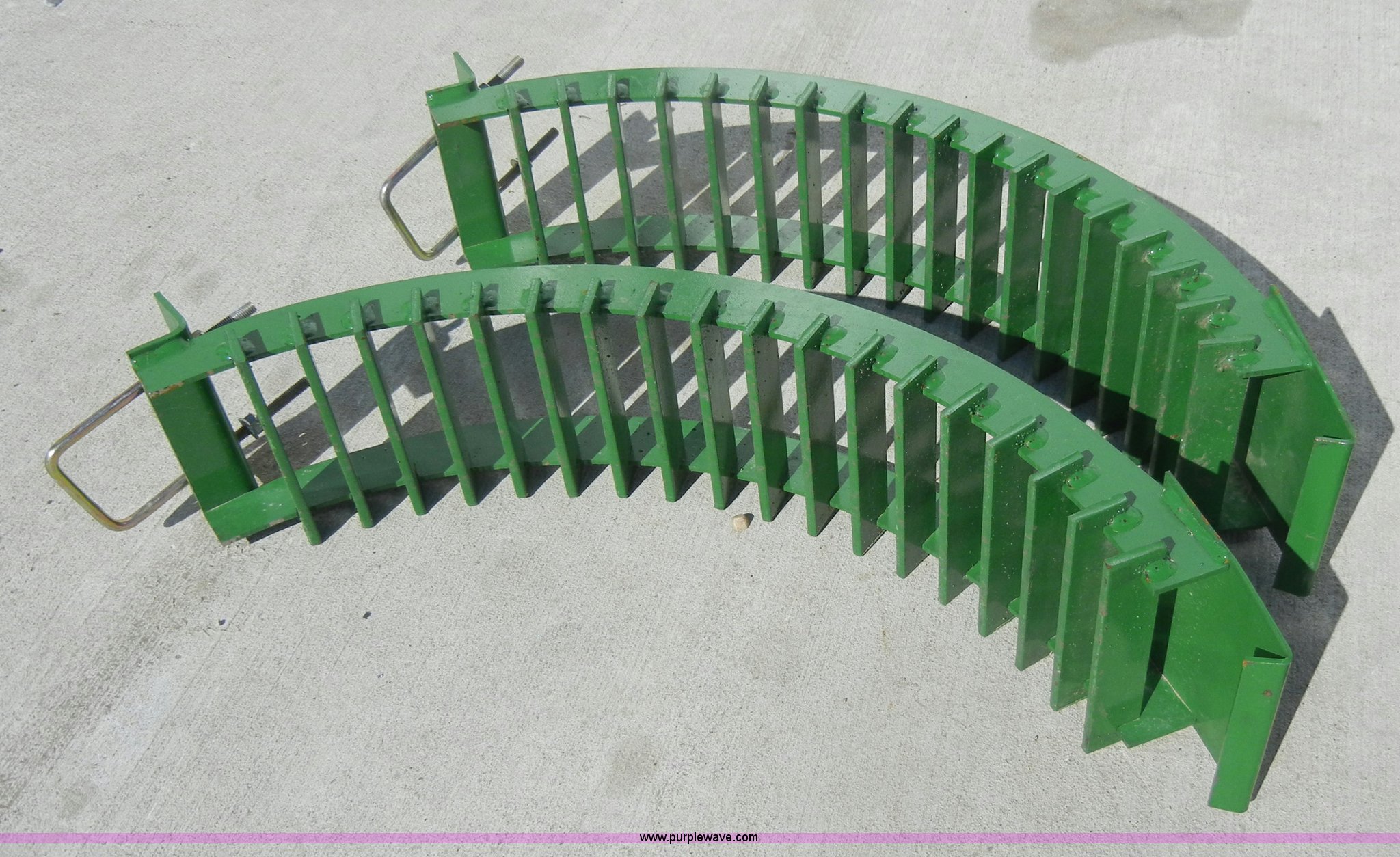 (2) 95 series John Deere STS combine inserts for round bar concave in