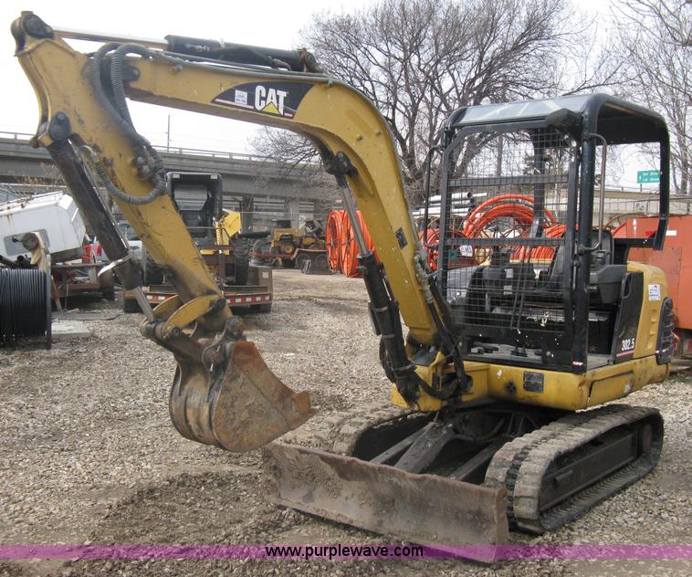 image for item A6058 Caterpillar 302.5 mini excavator