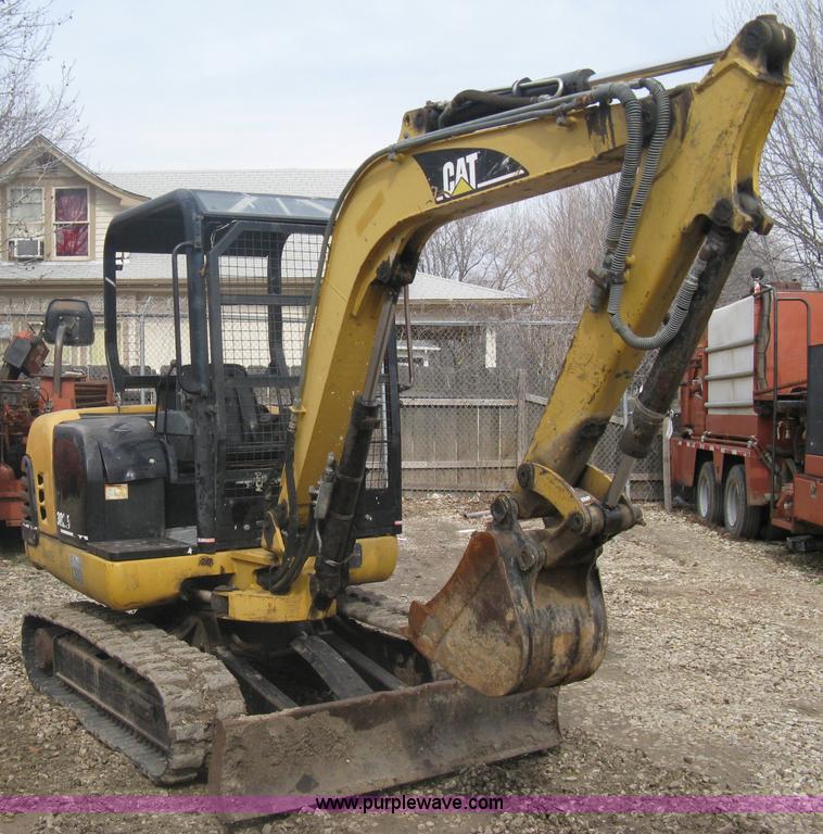 image for item A6058 Caterpillar 302.5 mini excavator