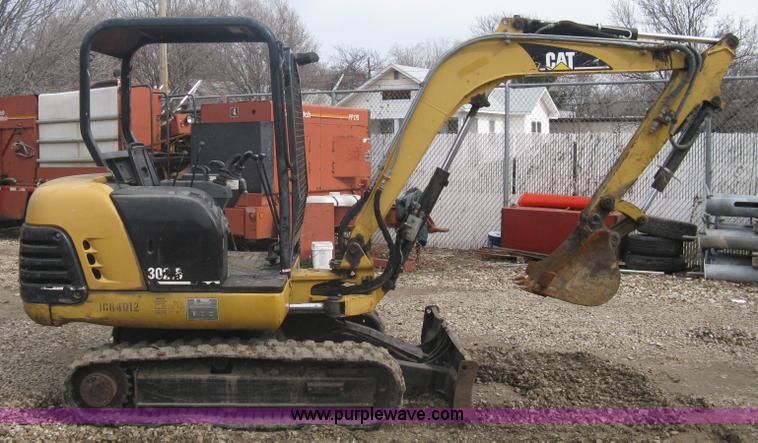 image for item A6058 Caterpillar 302.5 mini excavator