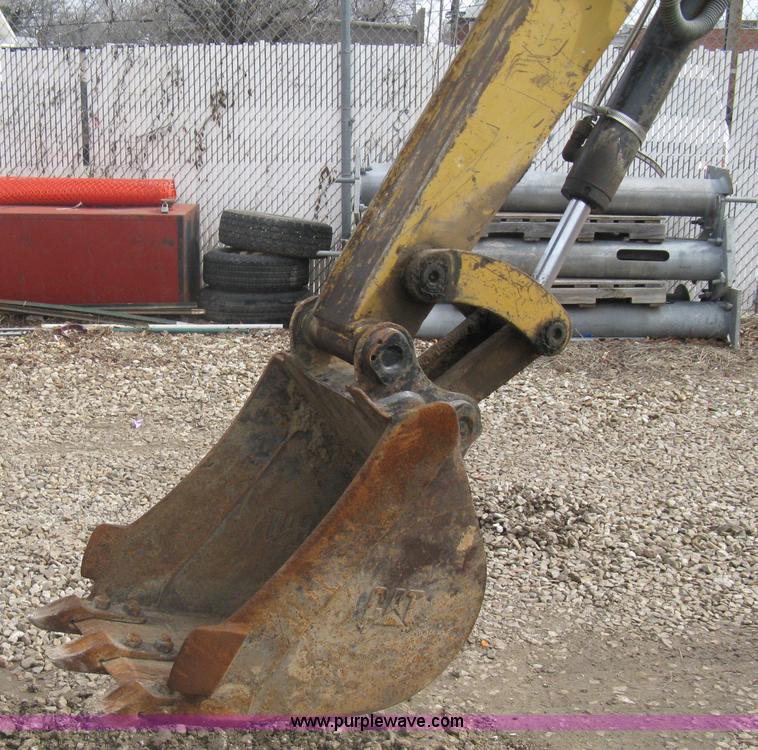 image for item A6058 Caterpillar 302.5 mini excavator