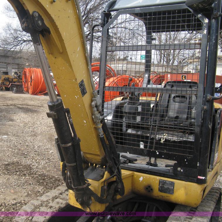 image for item A6058 Caterpillar 302.5 mini excavator