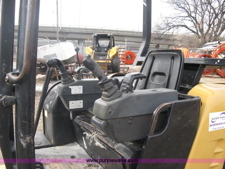 image for item A6058 Caterpillar 302.5 mini excavator