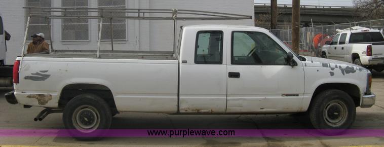 image for item A6059 1995 Chevrolet Cheyenne C2500 extended cab pickup truck