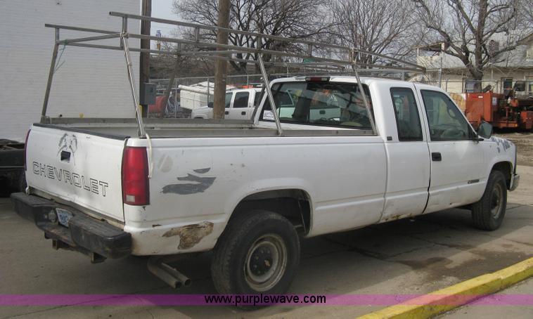 image for item A6059 1995 Chevrolet Cheyenne C2500 extended cab pickup truck