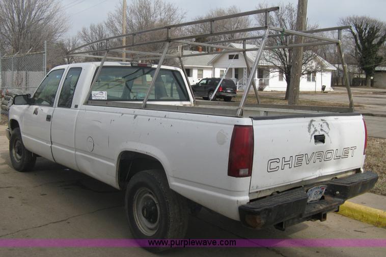image for item A6059 1995 Chevrolet Cheyenne C2500 extended cab pickup truck
