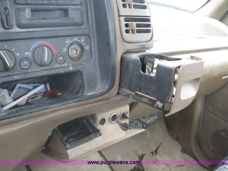 image for item A6059 1995 Chevrolet Cheyenne C2500 extended cab pickup truck