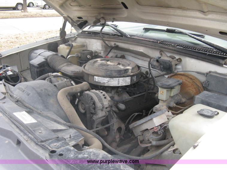 image for item A6059 1995 Chevrolet Cheyenne C2500 extended cab pickup truck