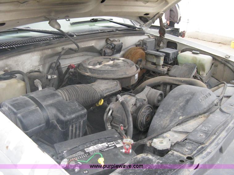 image for item A6059 1995 Chevrolet Cheyenne C2500 extended cab pickup truck