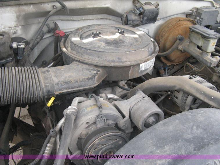 image for item A6059 1995 Chevrolet Cheyenne C2500 extended cab pickup truck