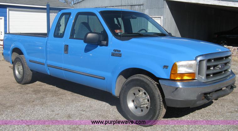 image for item A6066 1999 Ford F250 Super Duty supercab pickup truck