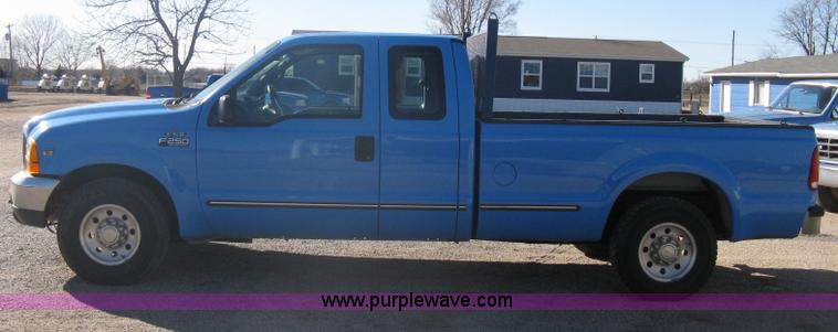 image for item A6066 1999 Ford F250 Super Duty supercab pickup truck