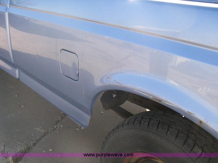 image for item A6067 1997 Ford F250 Heavy Duty supercab pickup truck