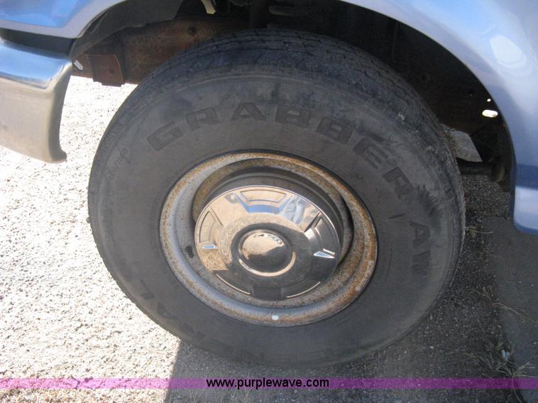 image for item A6067 1997 Ford F250 Heavy Duty supercab pickup truck