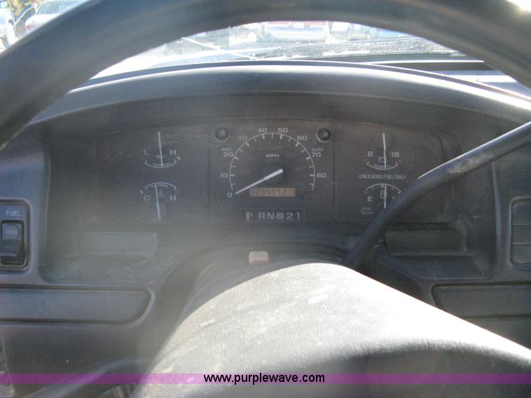 image for item A6068 1996 Ford F250 XL supercab pickup truck